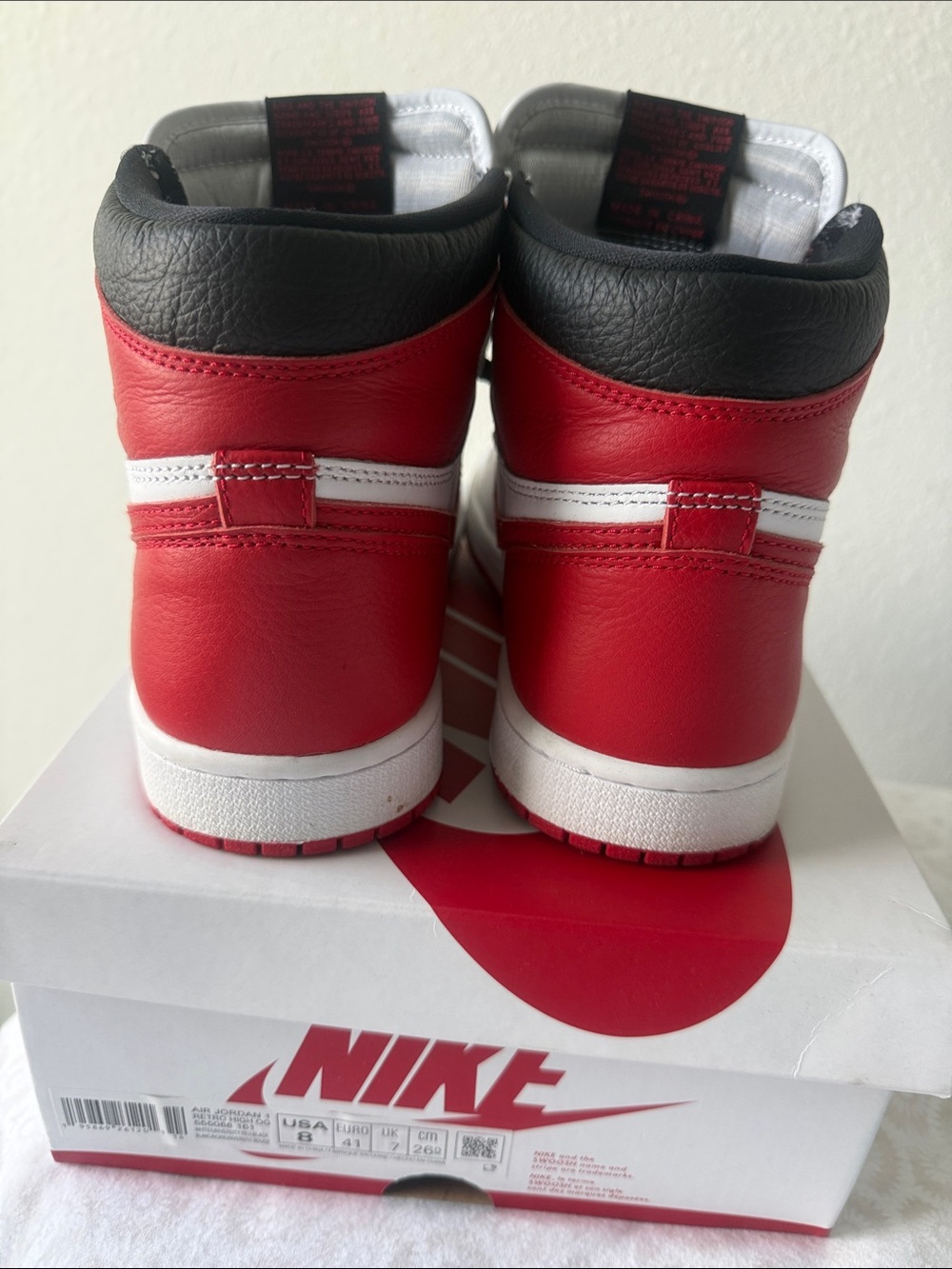 Nike Air Jordan 1 Retro High OG- White, Red, Black - Picture 3 of 6